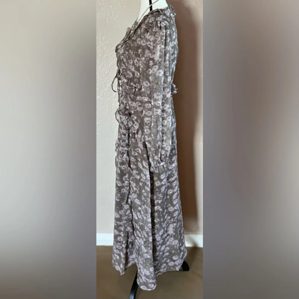 Storia Floral Ruffled Dress - Picture 5 of 9